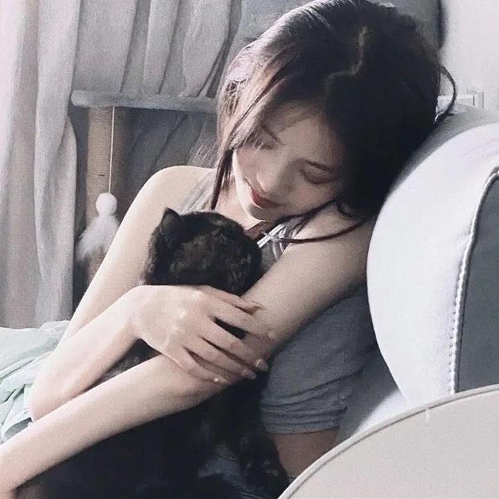袖珍女仆小梅